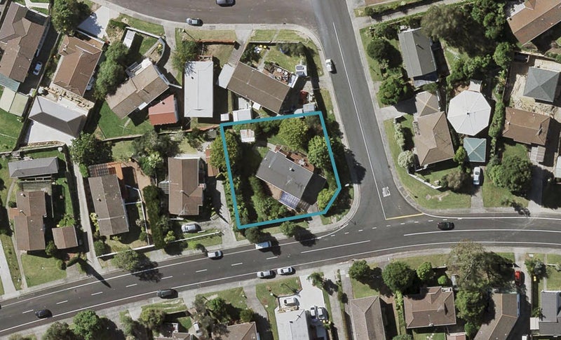 26 Trias Road, Totara Vale, Auckland - Carousel 1