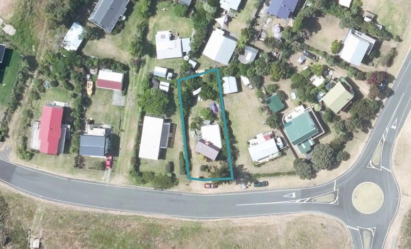 49 Blakes Approach, Māhia - Carousel 1