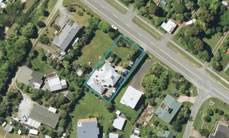 2320 Queen Charlotte Drive, Ngākuta Bay, Picton - Carousel 1