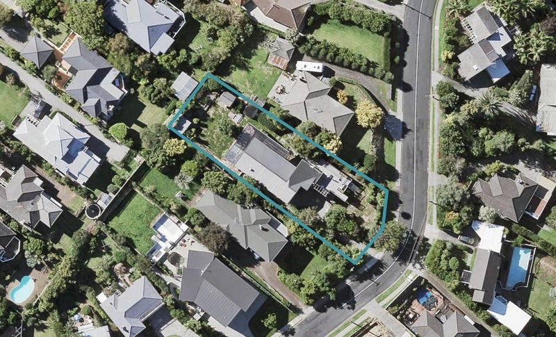 26 Glenfern Road, Mellons Bay, Auckland - Carousel 1