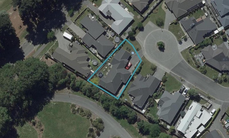 19 Strathmore Gardens, Burwood, Christchurch - Carousel 1
