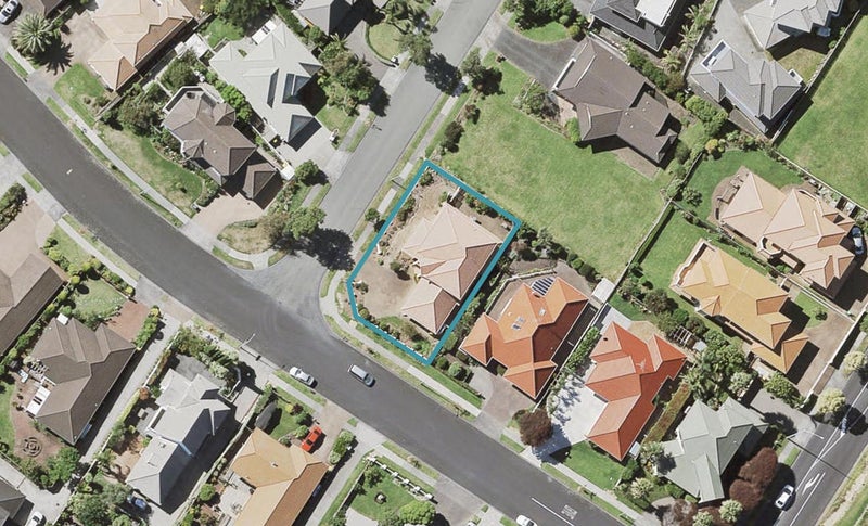 122 Simmental Crescent, Somerville, Manukau - Carousel 1