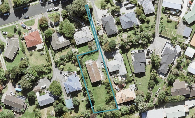 17 Weatherly Road, Torbay, Auckland - Carousel 1