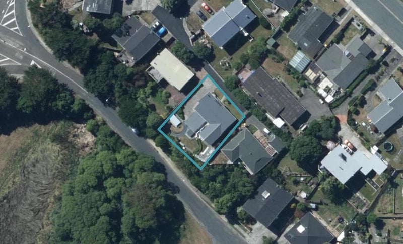 22 Cassley Crescent, Papakowhai, Porirua - Carousel 1