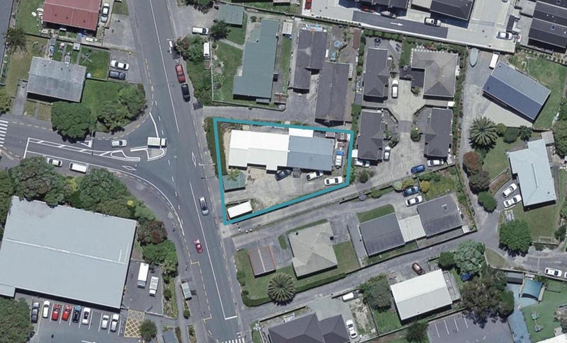 16 Bracken Road, Newlands, Wellington - Carousel 1