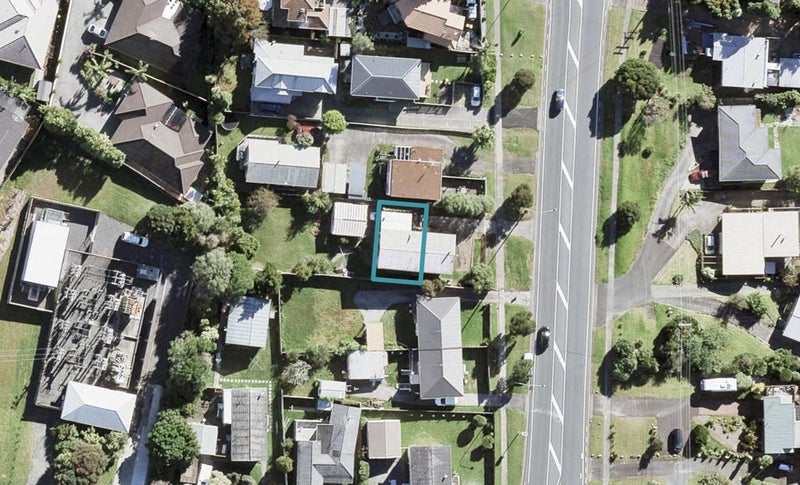 858B East Coast Road, Northcross, Auckland - Carousel 1