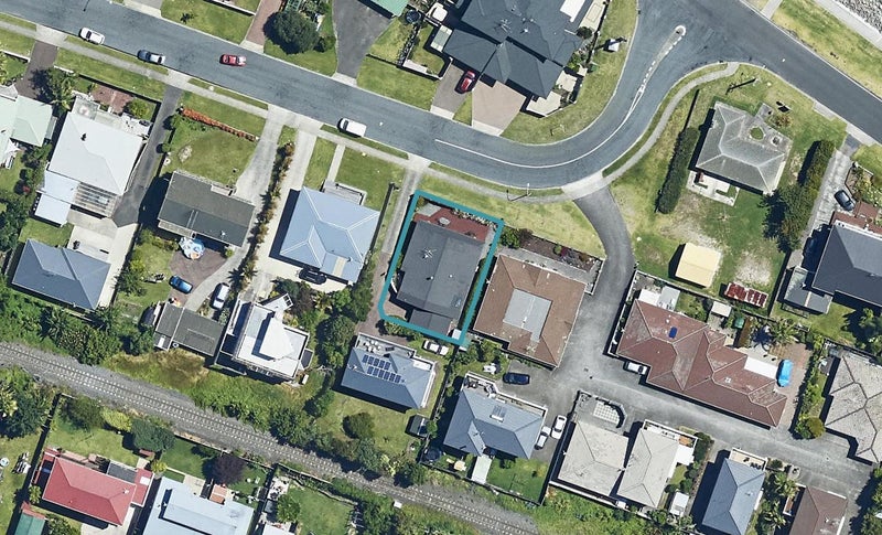 2 Kulim Avenue, Otumoetai, Tauranga - Carousel 1