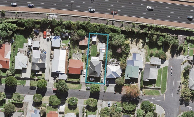 7 Levonia Street, Morningside, Auckland - Carousel 1