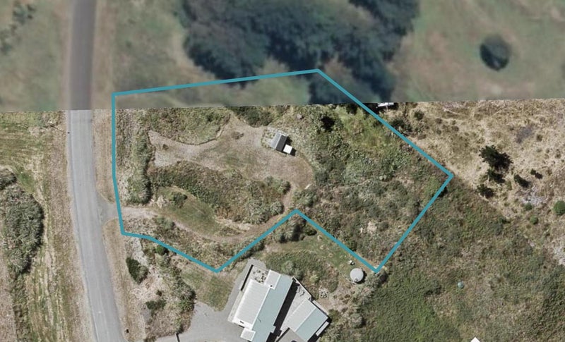 69 Reay MacKay Grove, Waikawa Beach, Manakau - Carousel 1