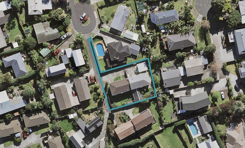 2/18 Steen Place, Mangere Bridge, Auckland - Carousel 1