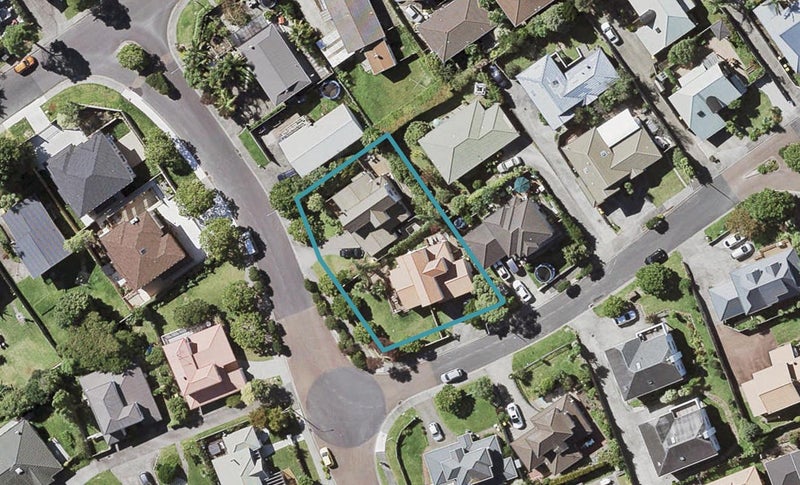 1/2 Stoneleigh Court, Sunnynook, Auckland - Carousel 1