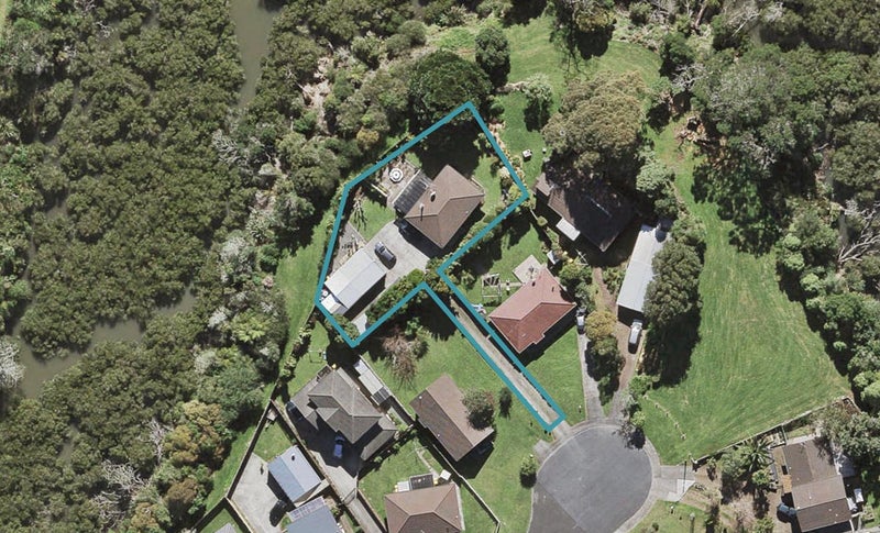 26 Penfold Place, Henderson, Auckland - Carousel 1