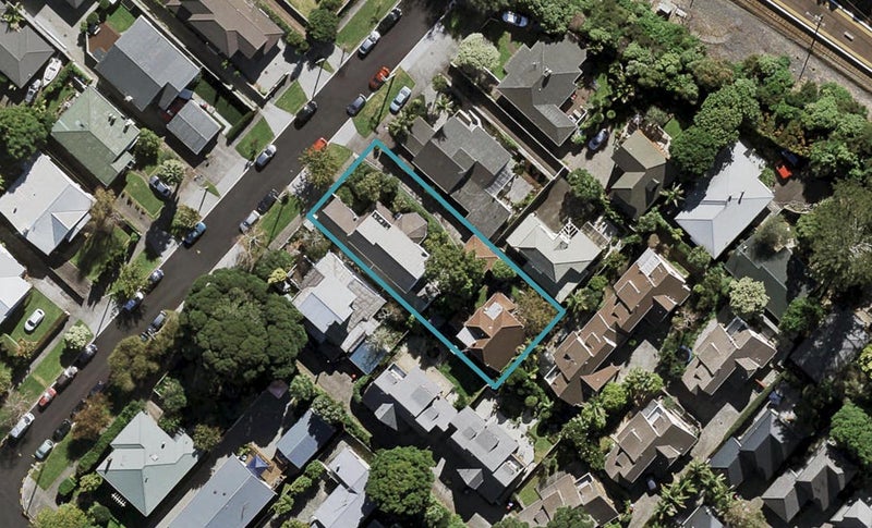 5 Derry Street, Greenlane, Auckland - Carousel 1