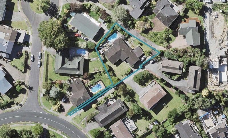 17A Amante Crescent, Mairangi Bay, Auckland - Carousel 1