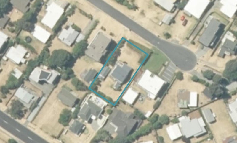 209 Seaview Road, Whangamatā - Carousel 1
