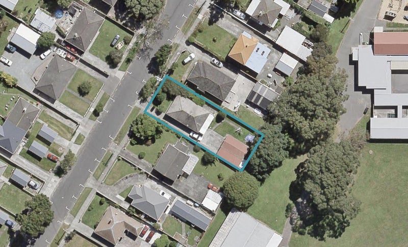 8 Molesworth Street, Taita, Lower Hutt - Carousel 1