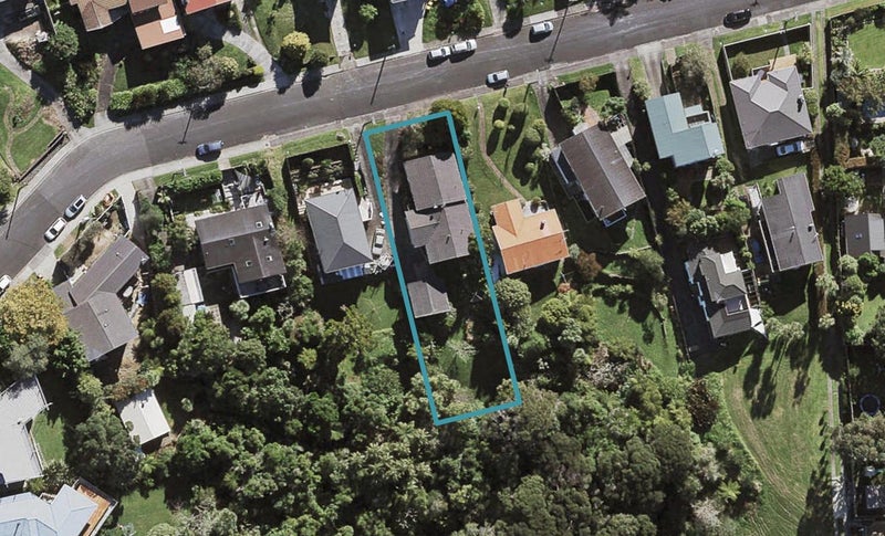 17 City View Terrace, Birkenhead, Auckland - Carousel 1