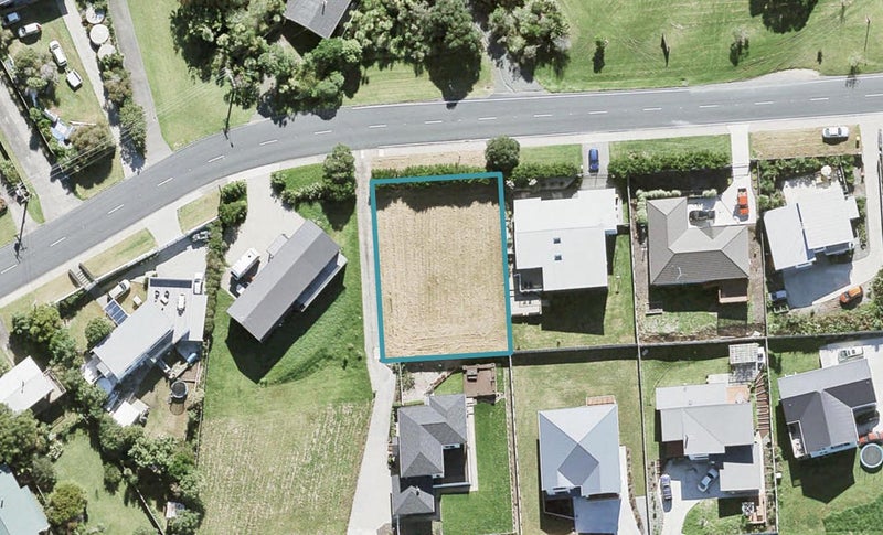 1463 Whangaparaoa Road, Army Bay, Whangaparāoa - Carousel 1