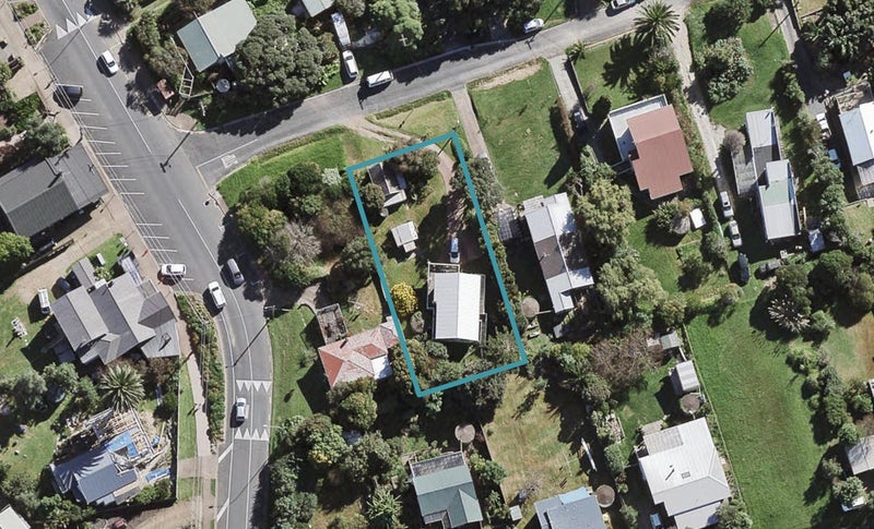 2 Ocean Road, Surfdale, Waiheke Island - Carousel 1