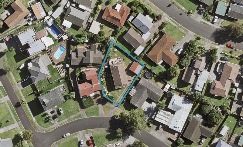 15 Balgowan Terrace, Conifer Grove, Takanini - Carousel 1