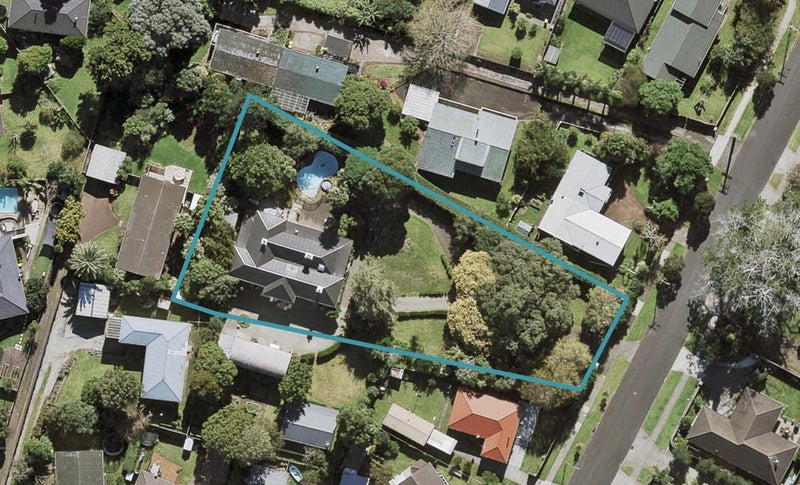 14 Ambury Road, Mangere Bridge, Auckland - Carousel 1