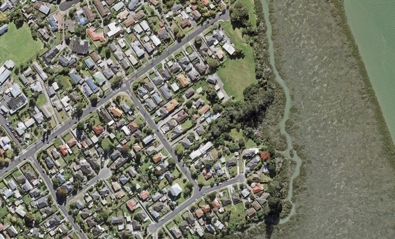 14 Ayrton Street, Te Atatu South, Auckland - Carousel 1