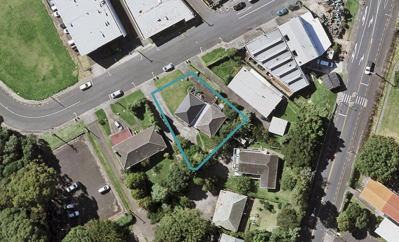 2/12 Domain Road, Panmure, Auckland - Carousel 1