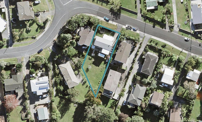 62 Killarney Avenue, Torbay, Auckland - Carousel 1