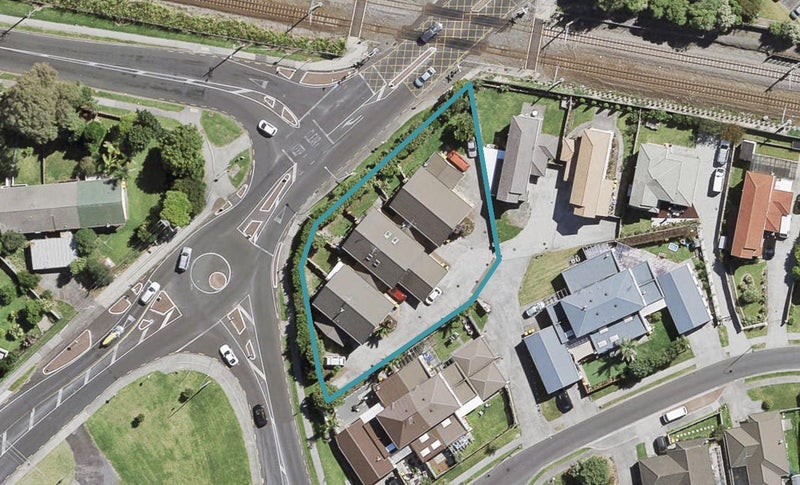 4/4 Charlenne Close, Ranui, Auckland - Carousel 1