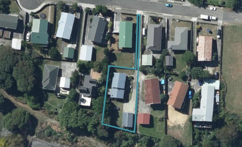 15 Te Arataura Street, Takapuwahia, Porirua - Carousel 1