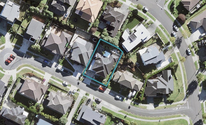 5 Lakeridge Close, Northcross, Auckland - Carousel 1