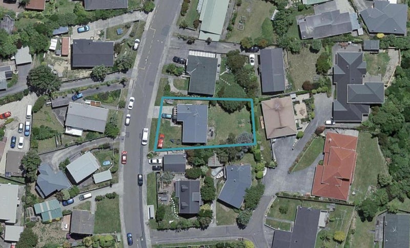 17 Cambrian Street, Churton Park, Wellington - Carousel 1