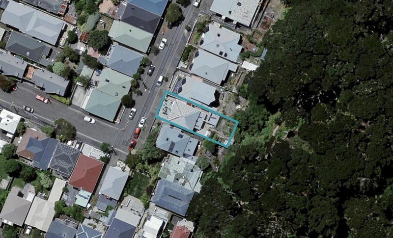 43 Scarborough Terrace, Mount Victoria, Wellington - Carousel 1