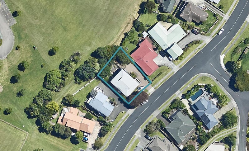 64 Carlton Street, Bellevue, Tauranga - Carousel 1