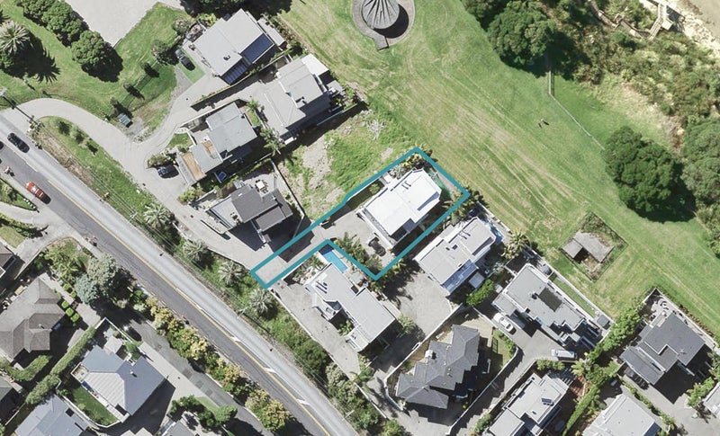 129 Beach Road, Castor Bay, Auckland - Carousel 1