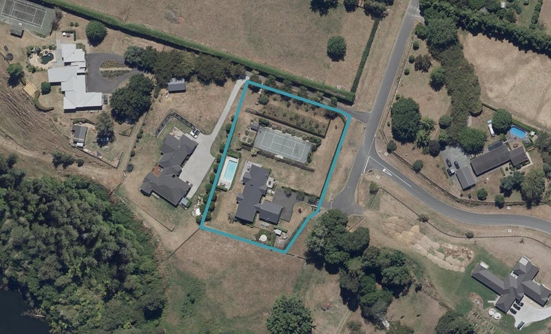 74 Redwood Grove, Tamahere, Hamilton - Carousel 1