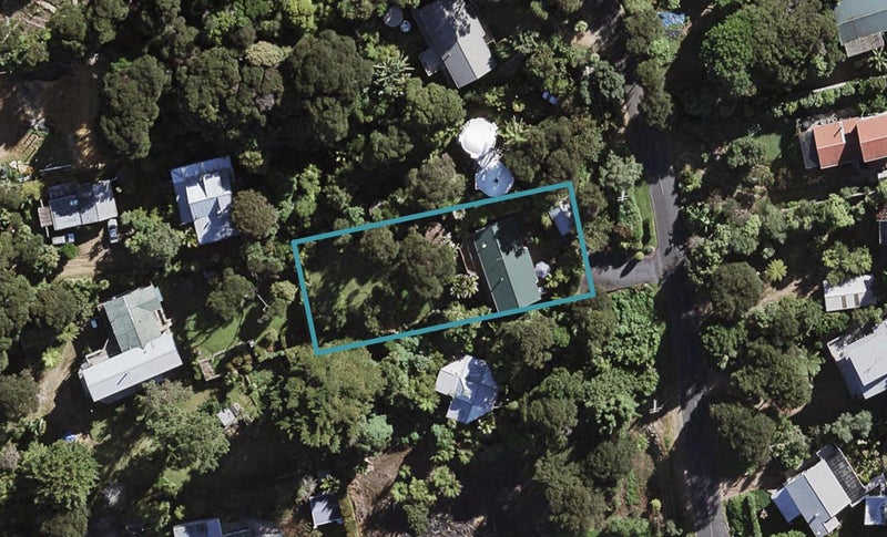 23 Bay Road, Ostend, Waiheke Island - Carousel 1