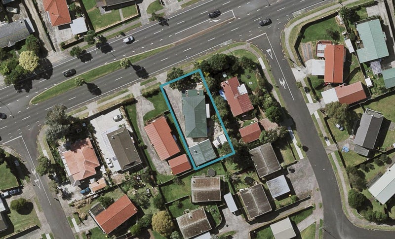87 Te Irirangi Drive, Clover Park, Auckland - Carousel 1