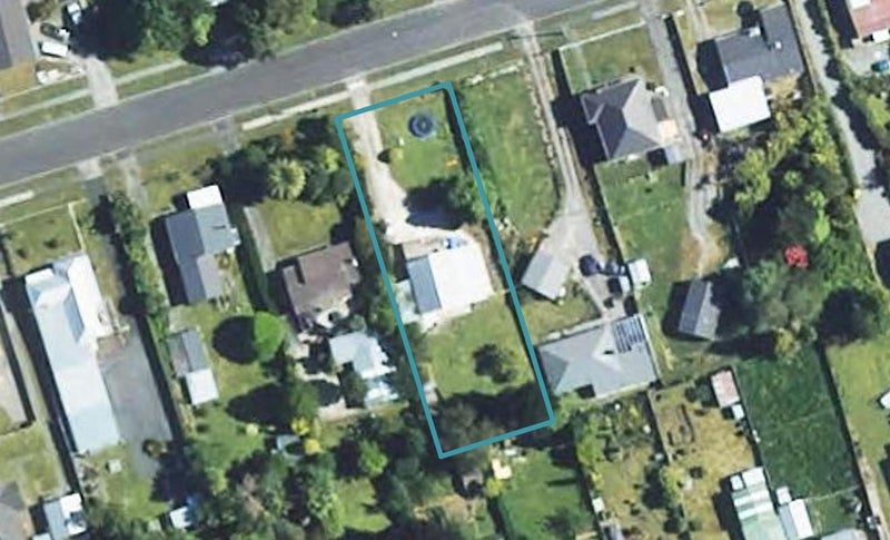 11 Falstaff Street, Stratford - Carousel 1