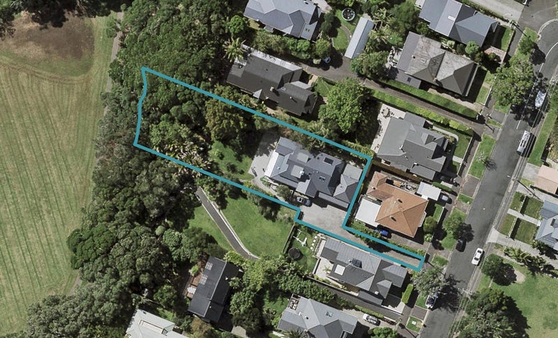 33 Glen Road, Stanley Point, Auckland - Carousel 1