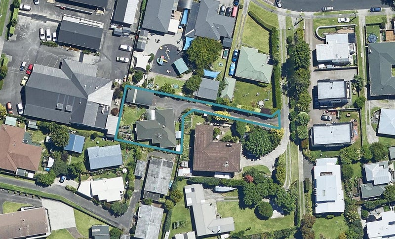 17 Darraghs Road, Brookfield, Tauranga - Carousel 1