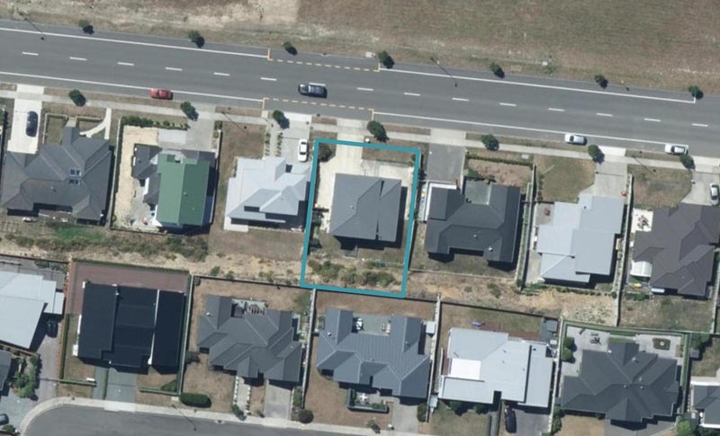 26 Frances Brown Avenue, Aotea, Porirua - Carousel 1