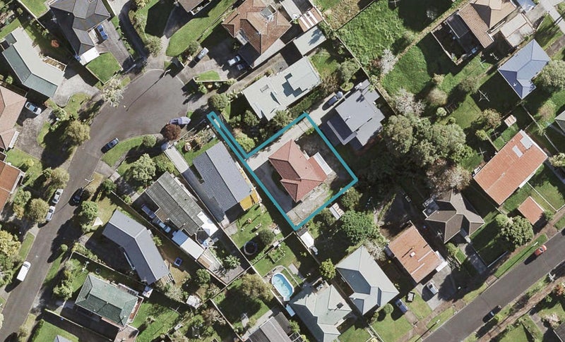 11 Crecy Place, New Windsor, Auckland - Carousel 1