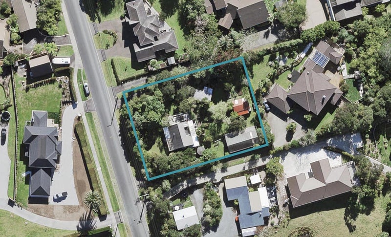 85 Roland Road, Greenhithe, Auckland - Carousel 1