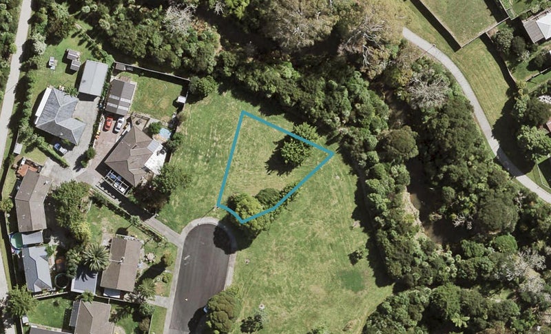 27 Serwayne Place, Sunnyvale, Auckland - Carousel 1