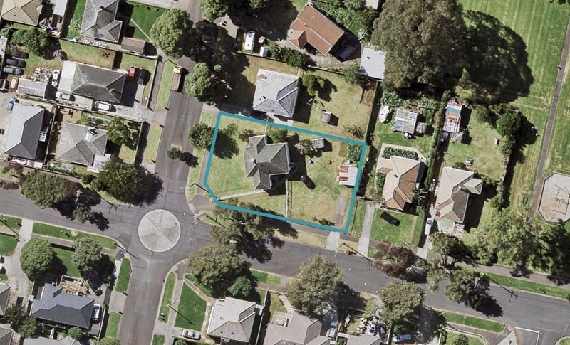 20 Anderson Avenue, Point England, Auckland - Carousel 1
