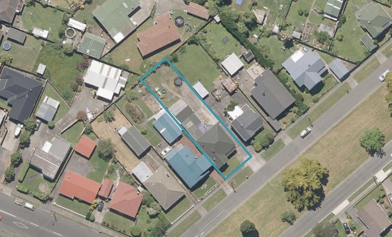 7 Burton Avenue, Whanganui East, Whanganui - Carousel 1