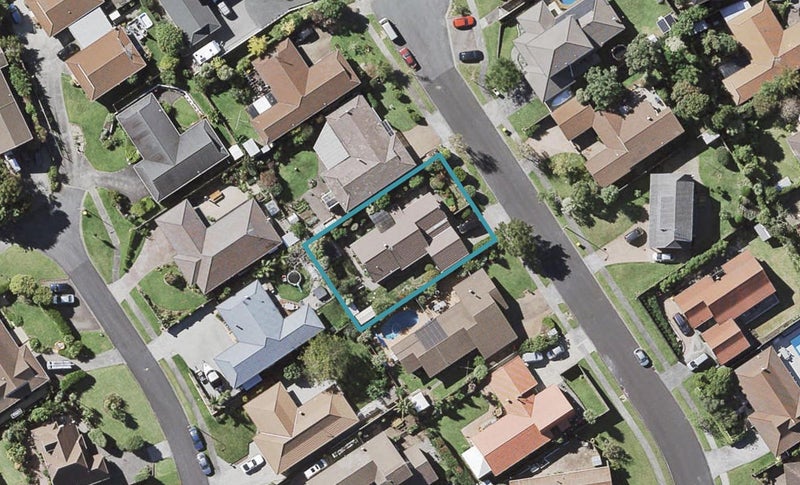 12 St Simon Place, Botany Downs, Auckland - Carousel 1