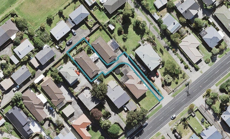 65A Hutchinson Avenue, New Lynn, Auckland - Carousel 1