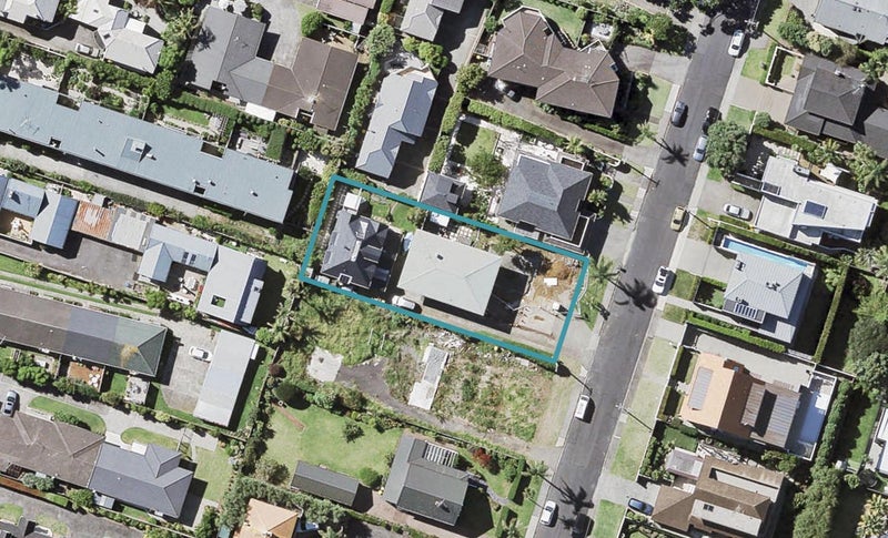 1/24 Ocean View Road, Milford, Auckland - Carousel 1